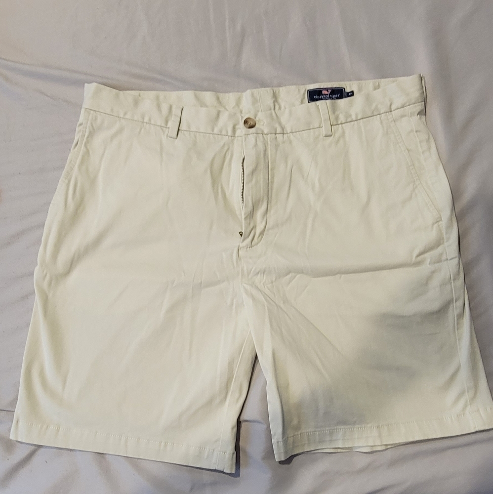 Vinyard Vines Shorts - Size 40